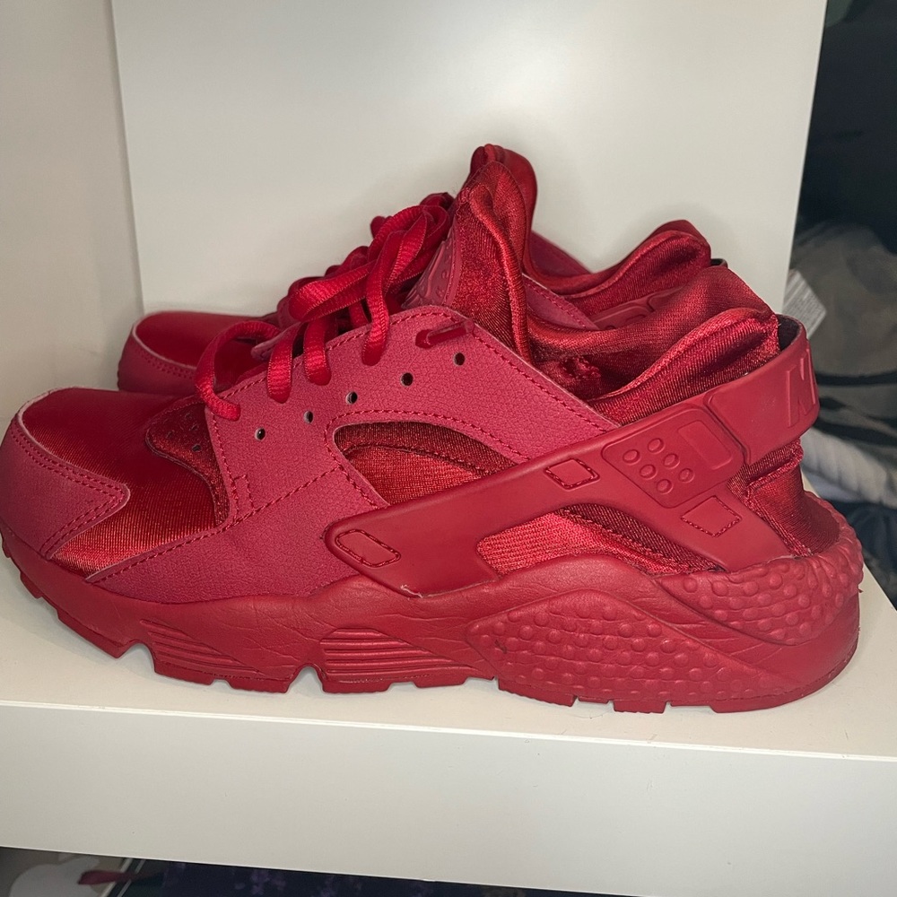 Nike Air Huarache Red